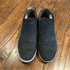 OluKai Hawai’iloa Manu Hope Boots 7